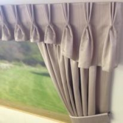 Shaped Pinch Valances Product Image